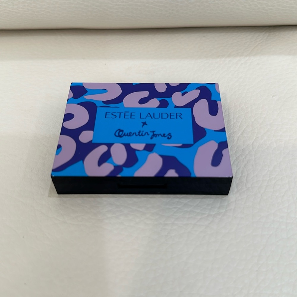 ESTEE LAUDERBronze Goddess Powder Bronzer/Poudre de soleil